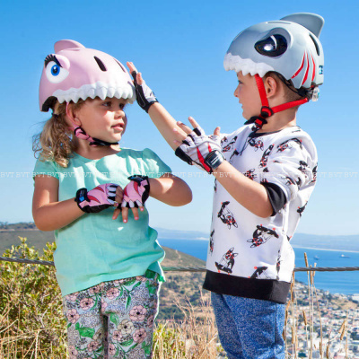 Детские защитные шлемы Crazy Safety White Shark и White Shark