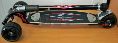 Трехколесный самокат Micro Kickboard Monster